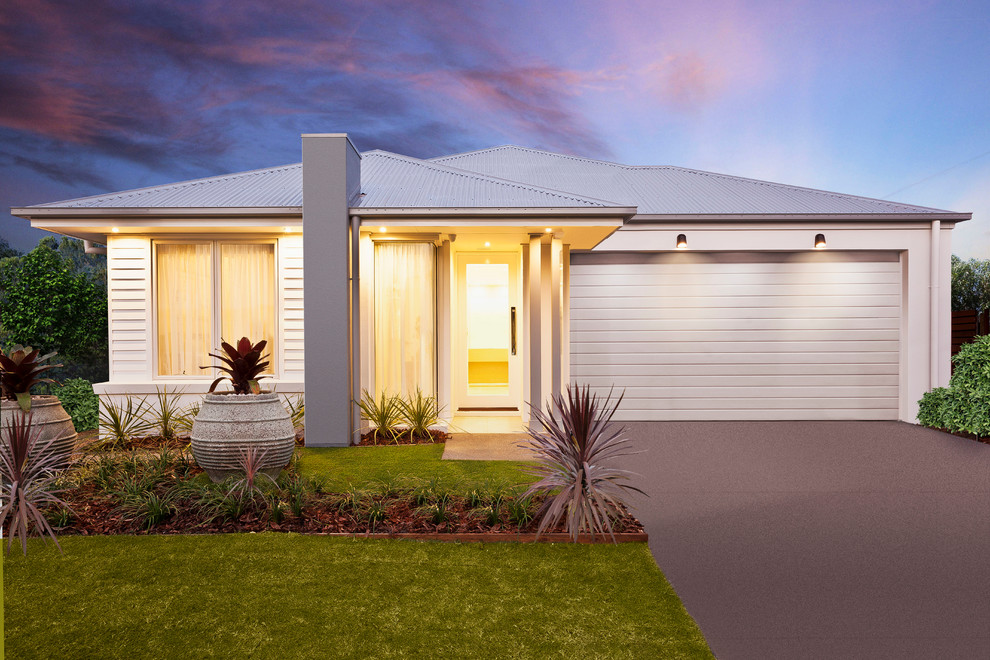 This is an example of a contemporary one-storey exterior in Sunshine Coast.