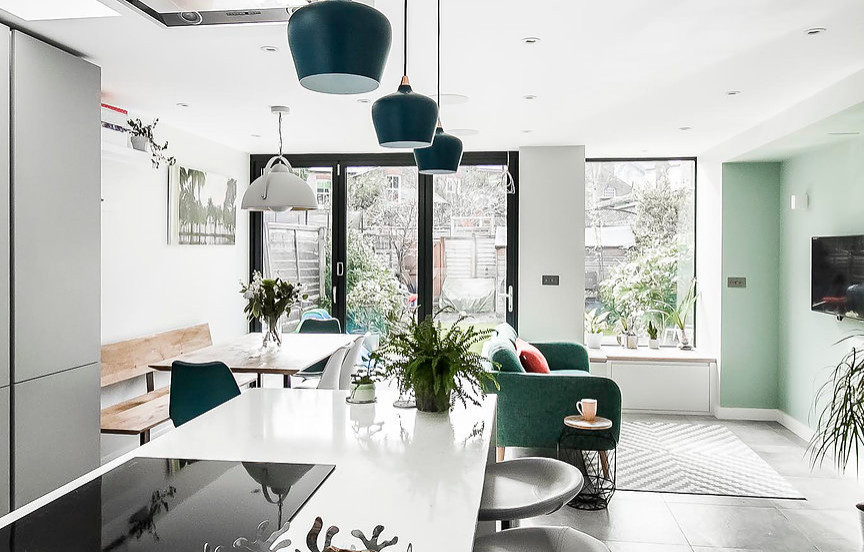 Contemporary open plan kitchen
