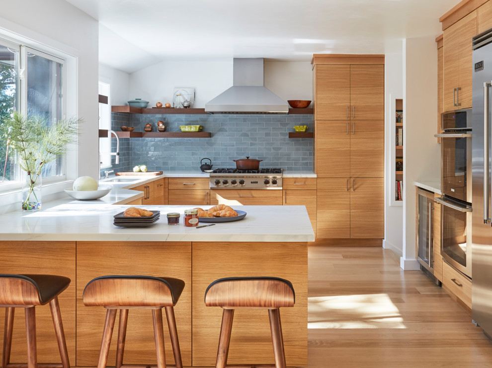 Inspiration for a contemporary kitchen in Chicago.