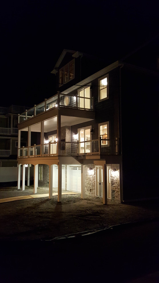Mid-sized craftsman three-story exterior home idea