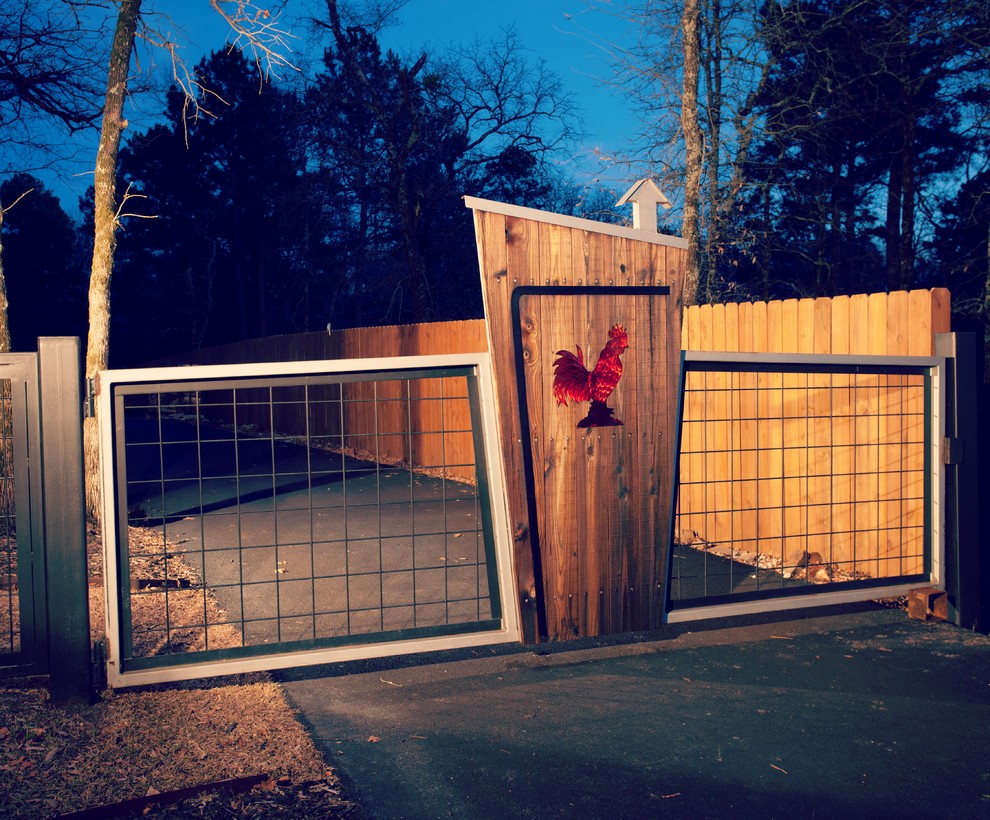 Home design - rustic home design idea in Dallas