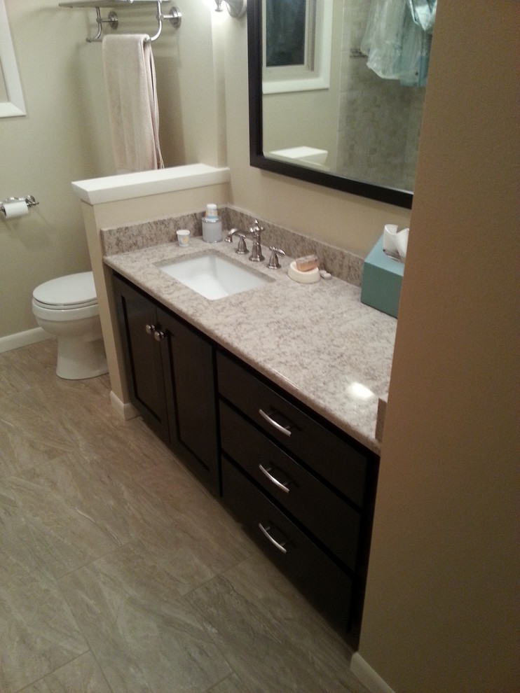 Bathroom - transitional bathroom idea