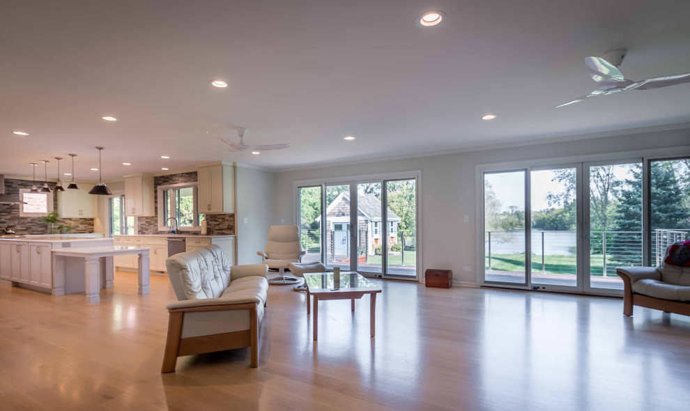 Contemporary Lakefront Residence