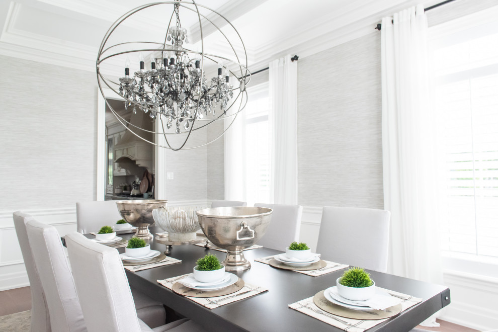 Inspiration for a transitional home design remodel in Toronto