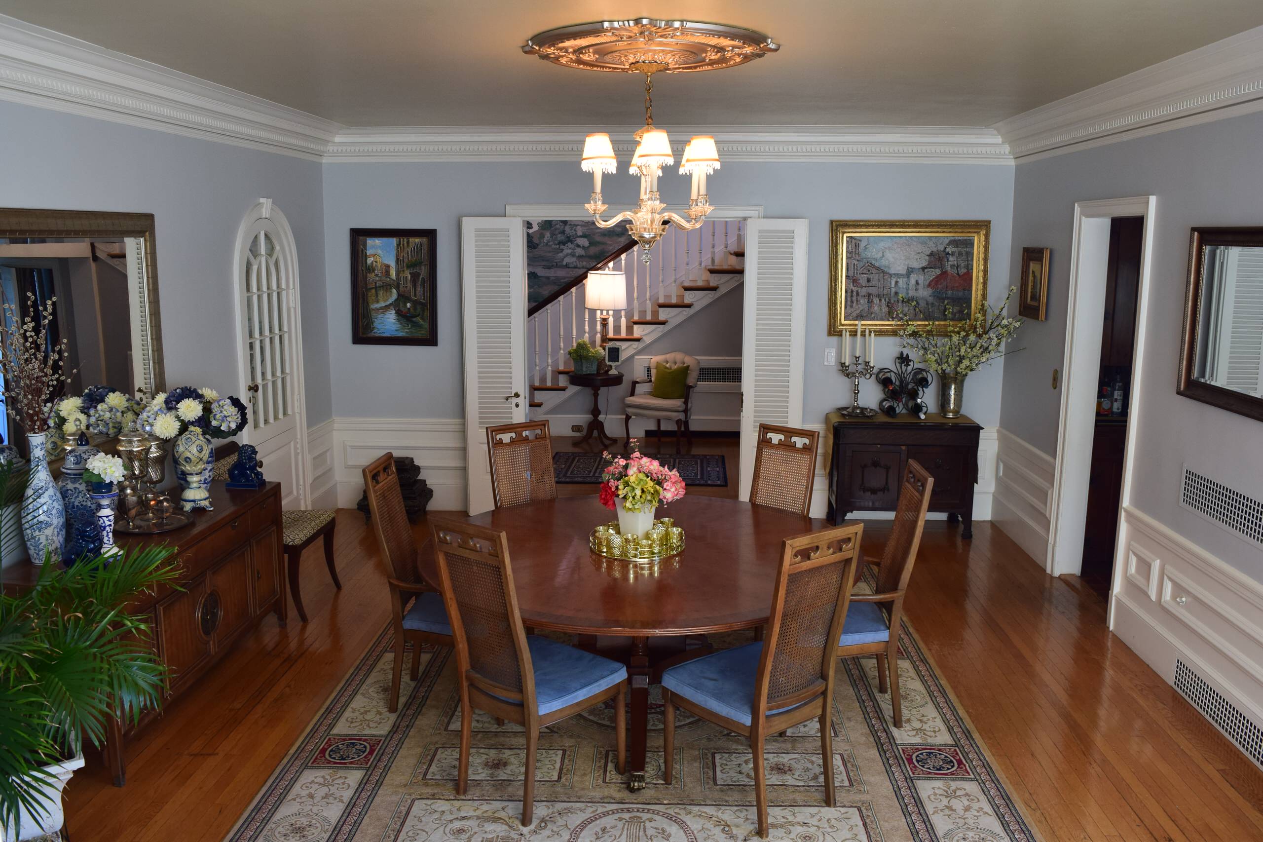 Traditional Dining Room