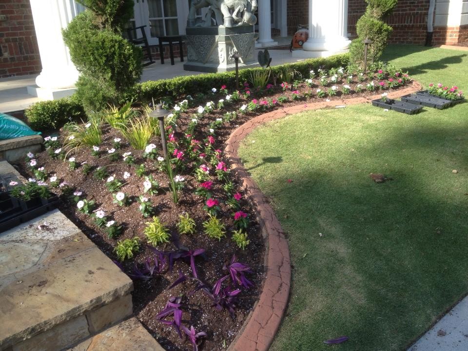 This is an example of a traditional landscaping in Atlanta.