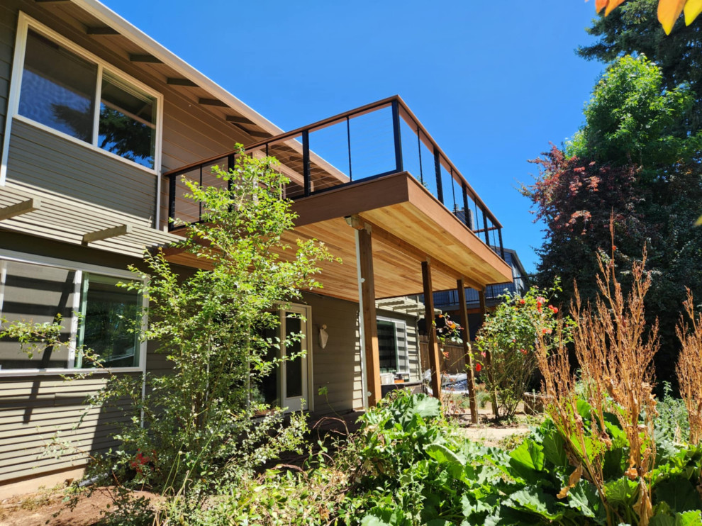 PVC Deck with cable railing and cocktail rail