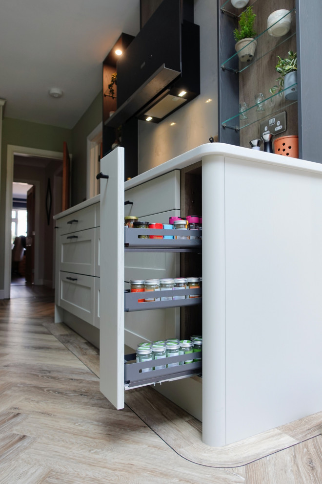 The Bilton Kitchen III - Thornham - RRP £35,550 - Luxe Price £28,350