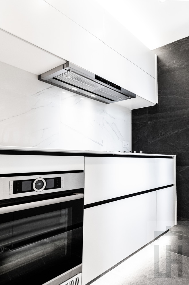 This is an example of a modern kitchen in Hong Kong.
