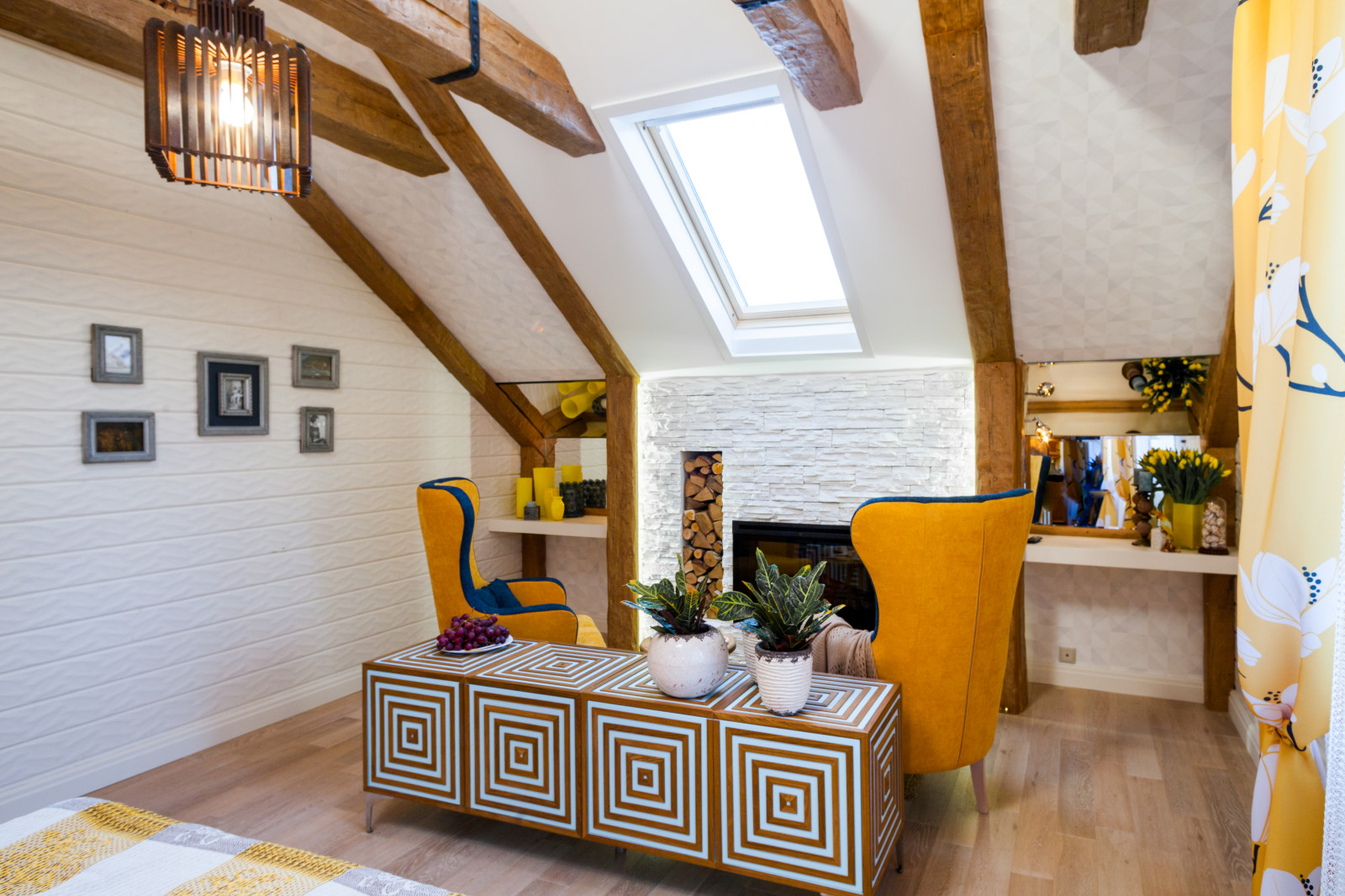 Яркие спальни