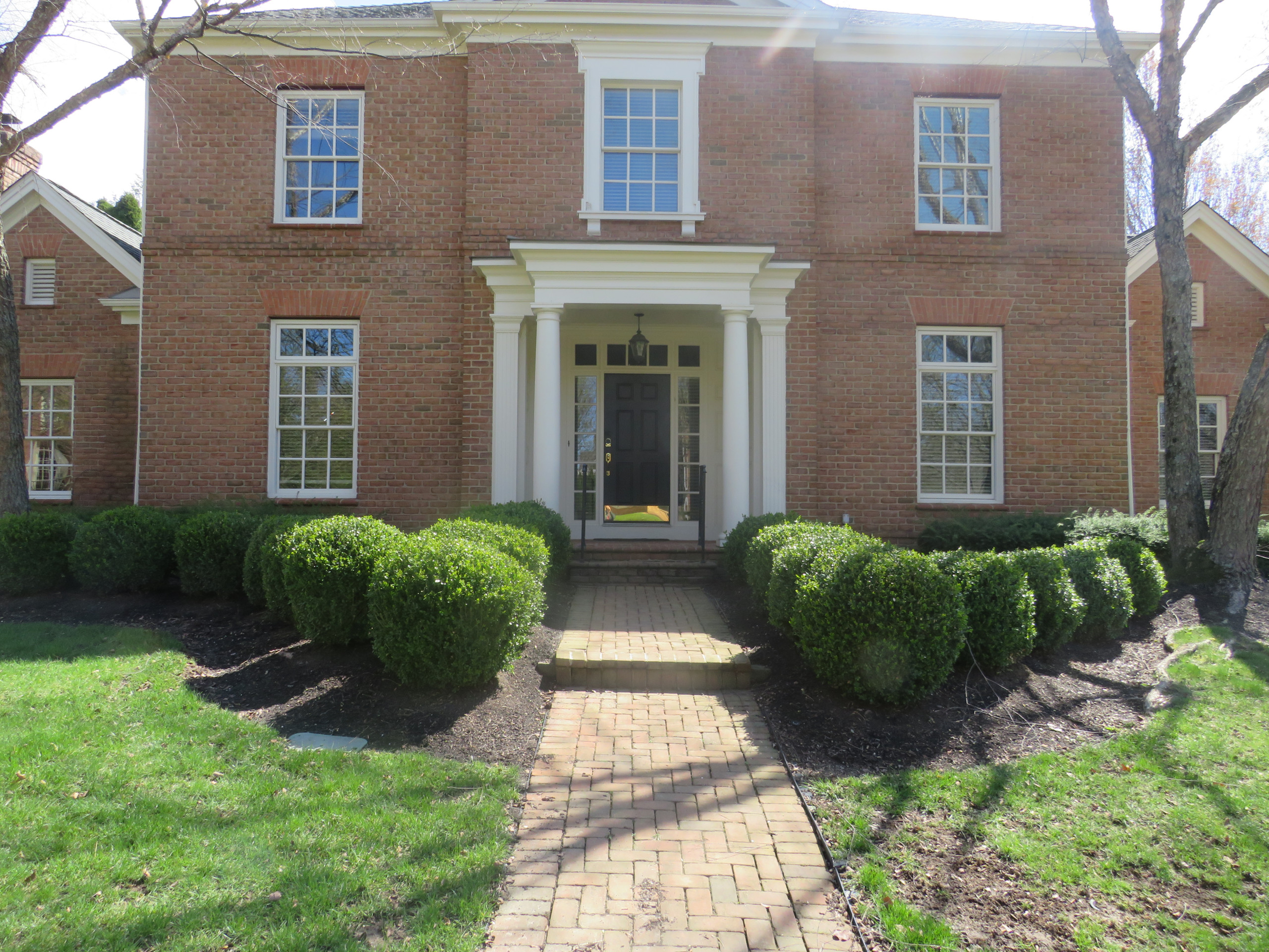 Traditional Front + Backyard Landscape - New Albany, OH