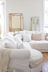 Dreamy Whites shabby-chic-style-family-room