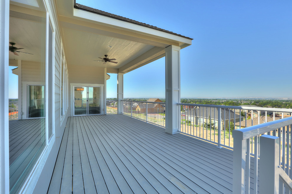 Inspiration for a transitional deck remodel in Seattle