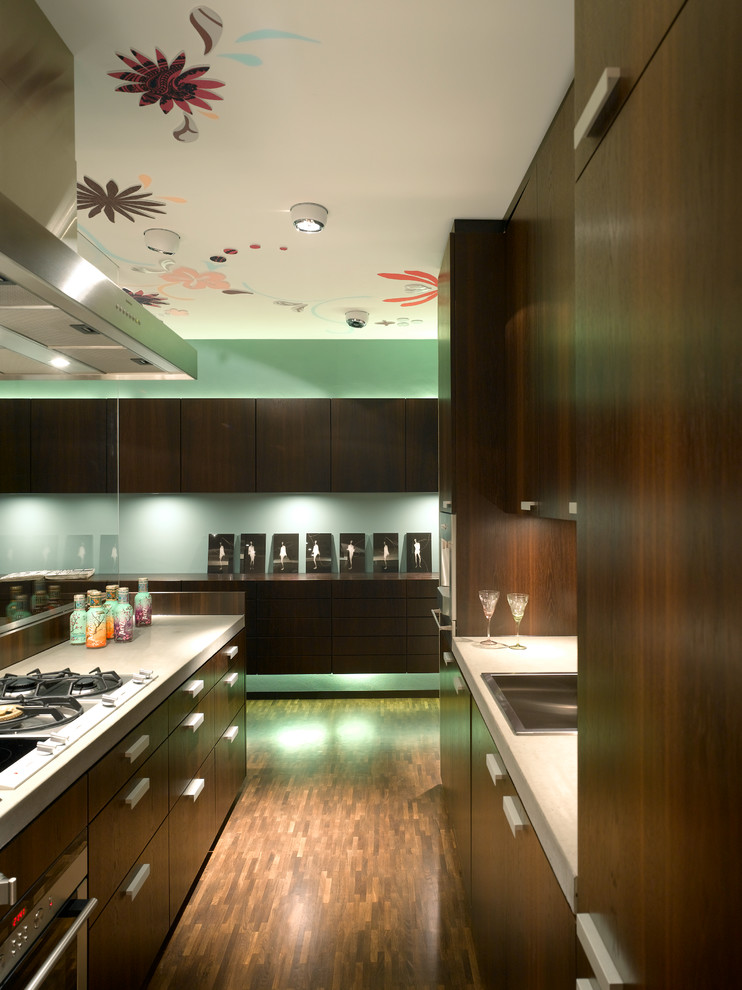 This is an example of a contemporary kitchen in Stuttgart.