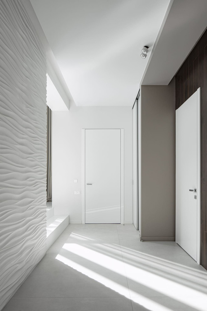 Большой красивый белый дом