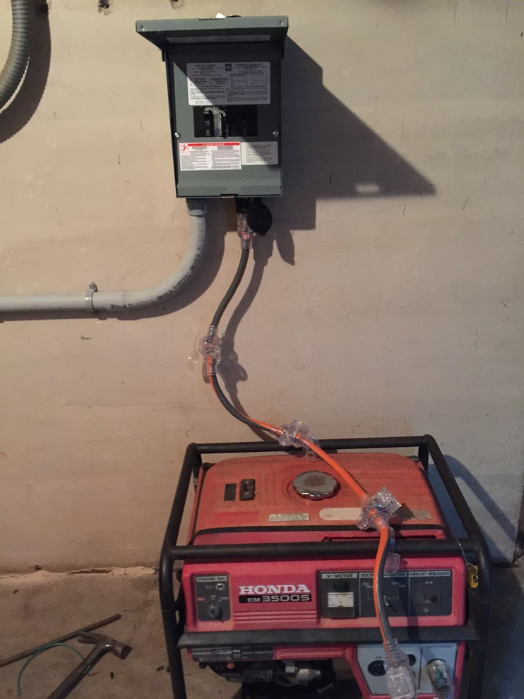 Example of a mountain style home design design in Dallas