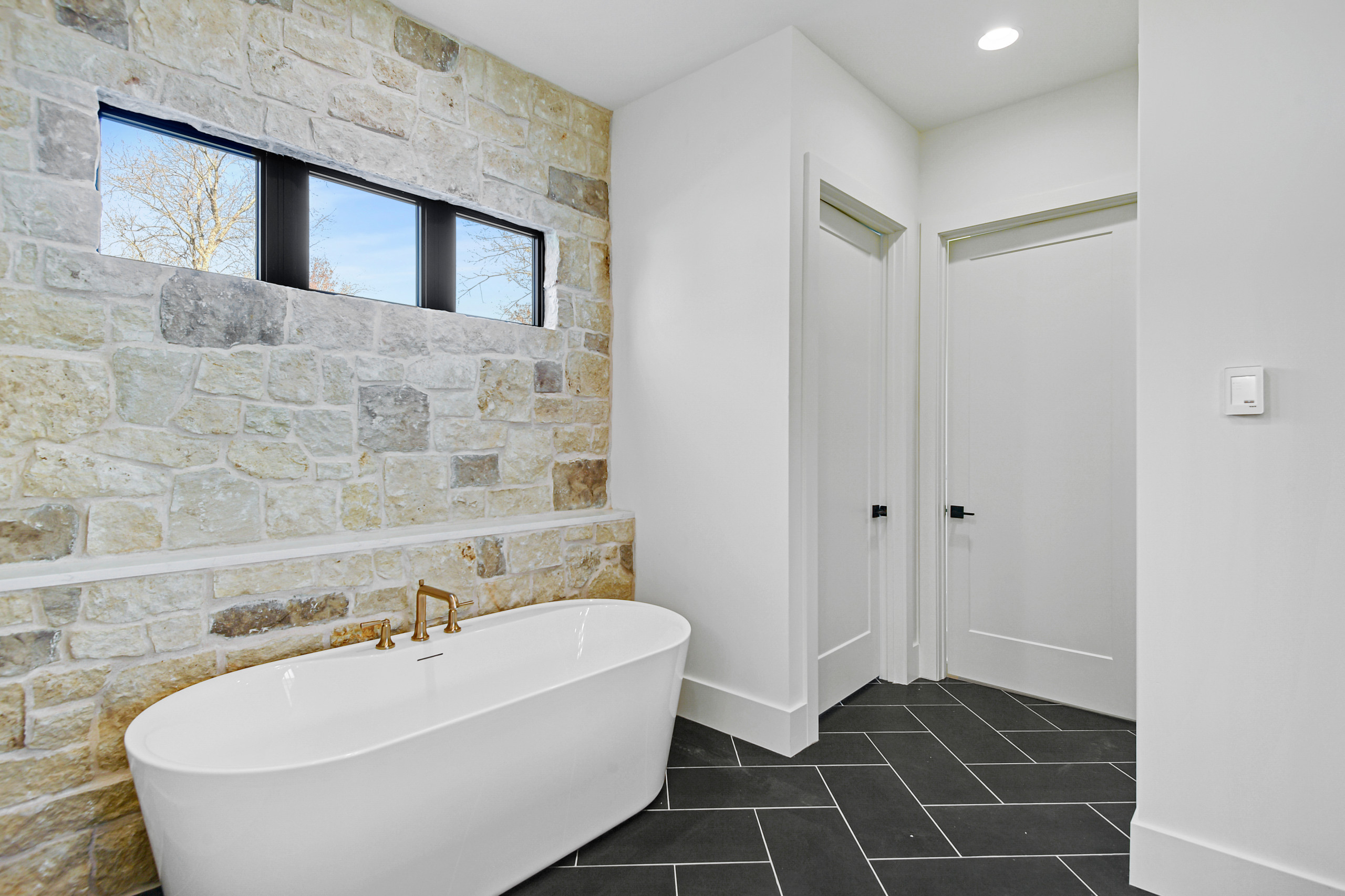 148th and Switzer, Custom Build