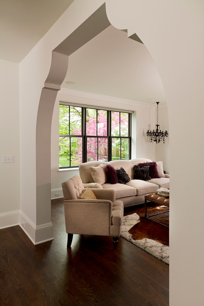 Immagine di un soggiorno moderno di medie dimensioni con pavimento in legno massello medio, pavimento marrone e sala formale