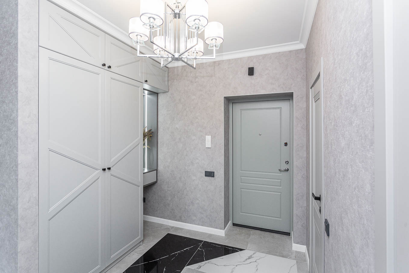 Современный шкаф в прихожую