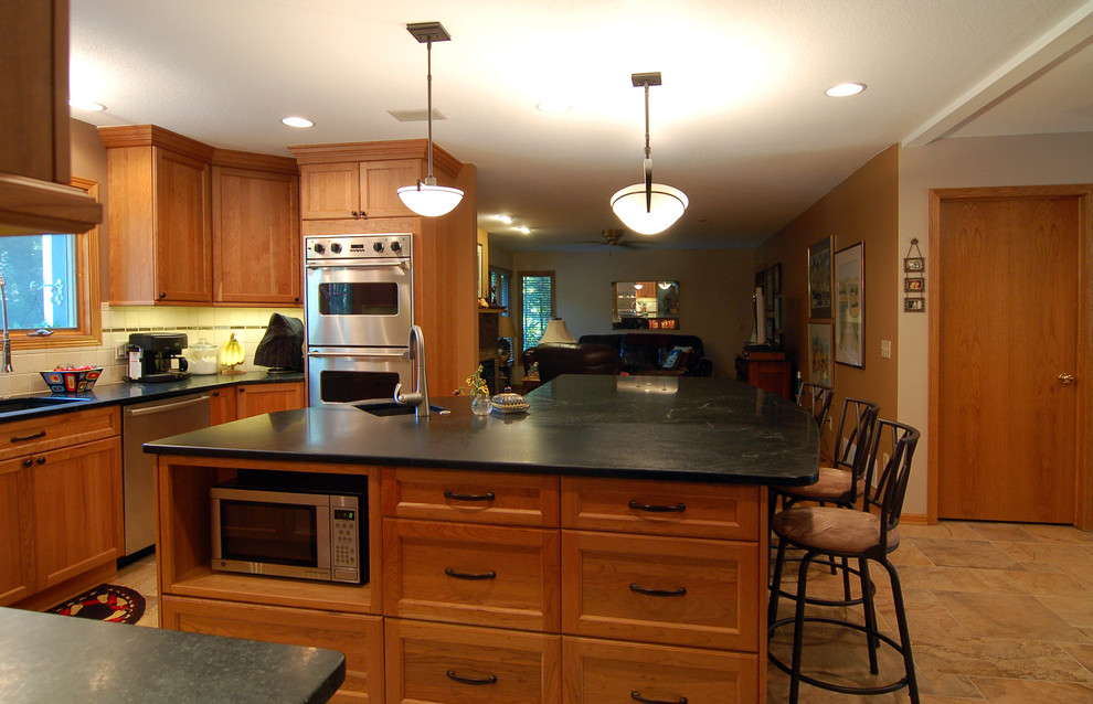 Kitchen - transitional kitchen idea