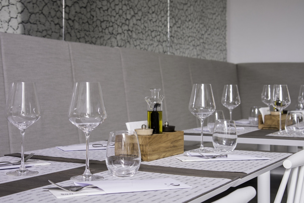 Интерьер кафе "Cafe Tres"