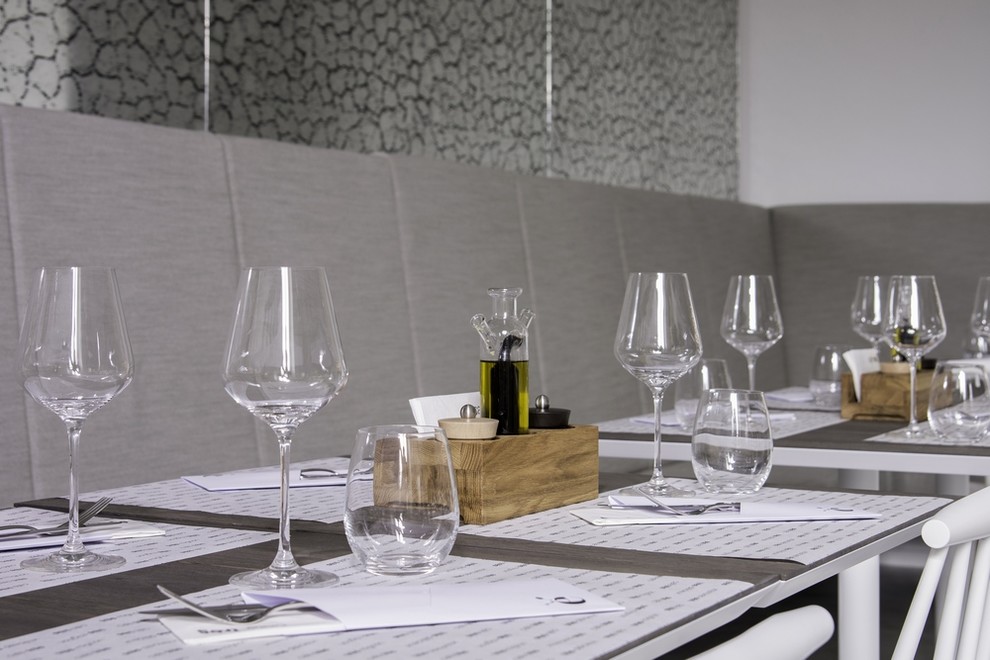 Интерьер кафе "Cafe Tres"