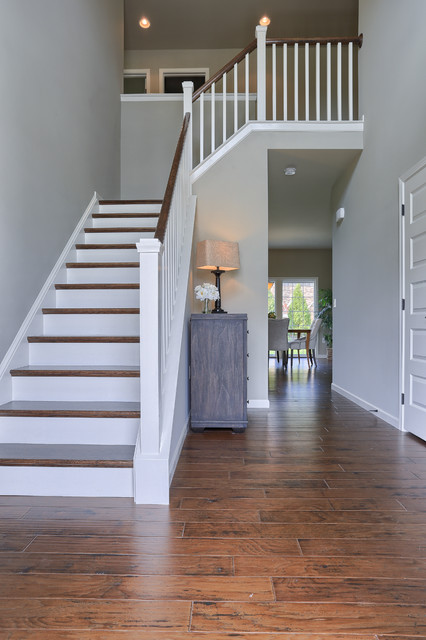 Entryway nyklassisk-trappe