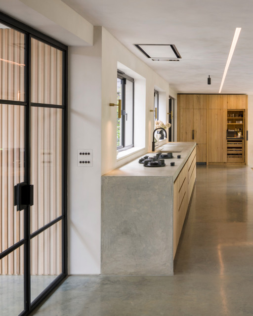 A restaurant inspired mid-century kitchen in Dulwich retro-kitchen
