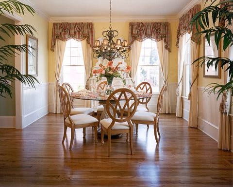 Inspiration for a traditional dining room in Chicago.