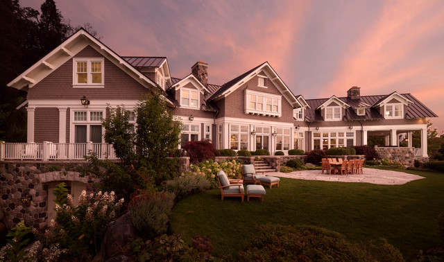 Sprawling Shingle costero-fachada