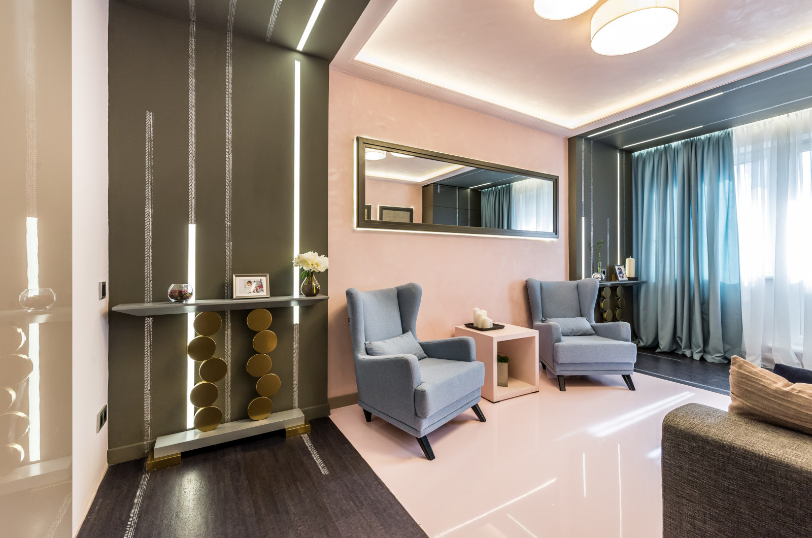 Гостиная под розовой пудрой