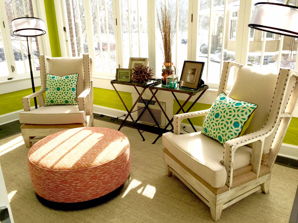 Example of a mid-sized transitional home design design in Cincinnati