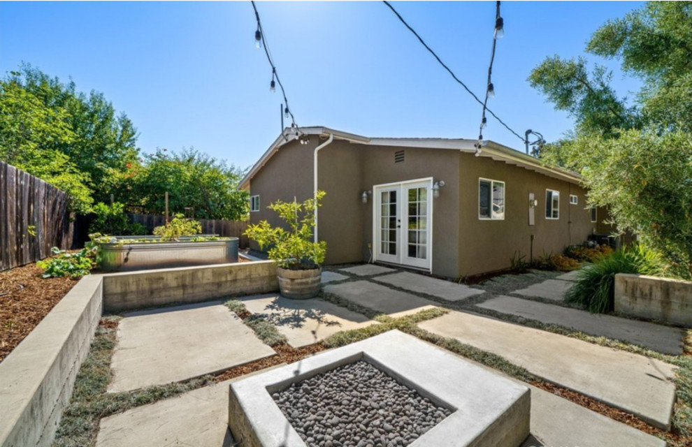 Subdued Modern SLO