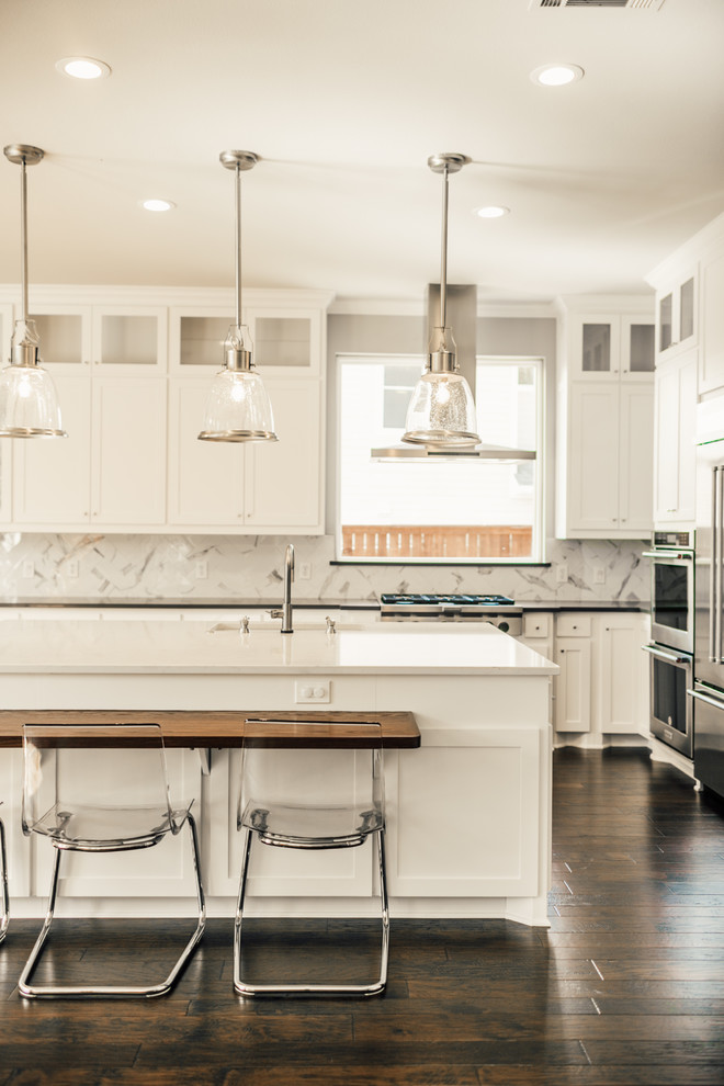 Example of a minimalist kitchen design in Dallas