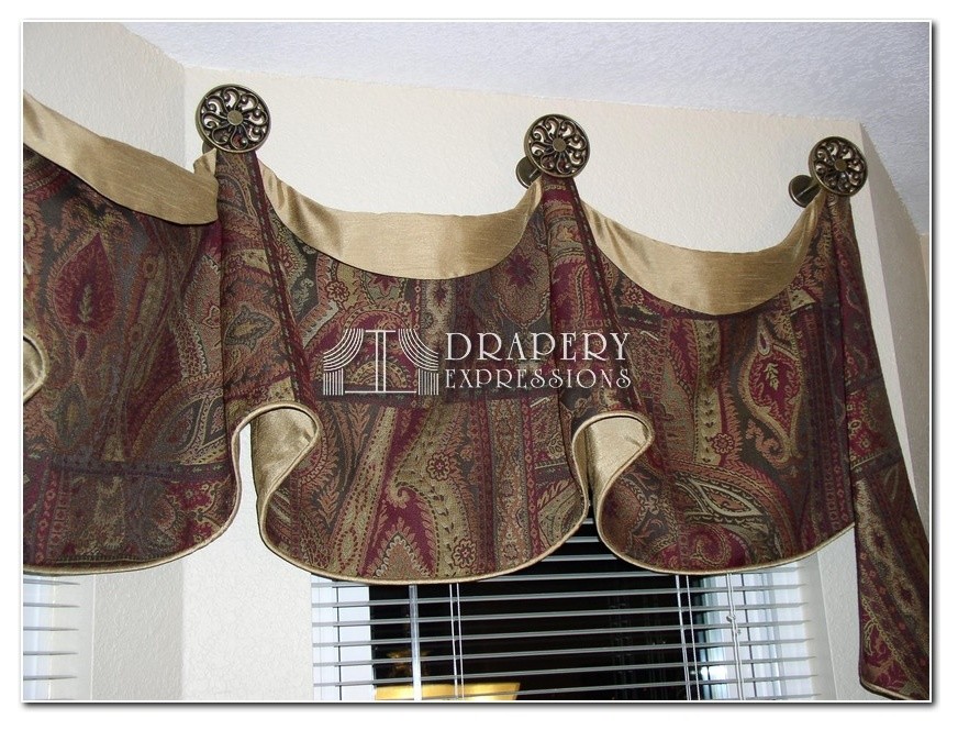 Home design - transitional home design idea in Denver