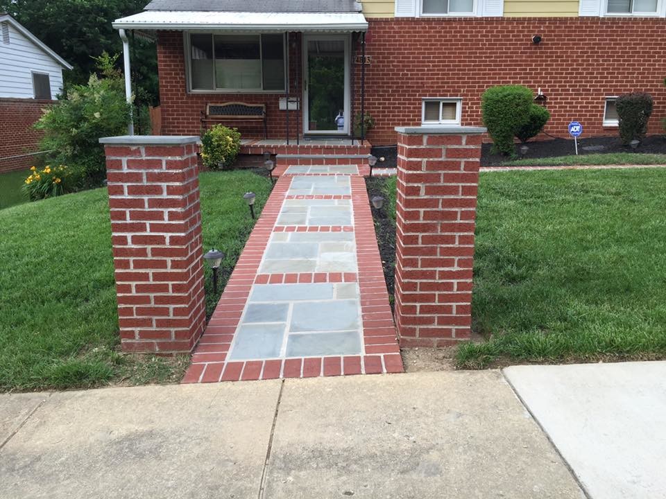 Minimalist home design photo in Baltimore