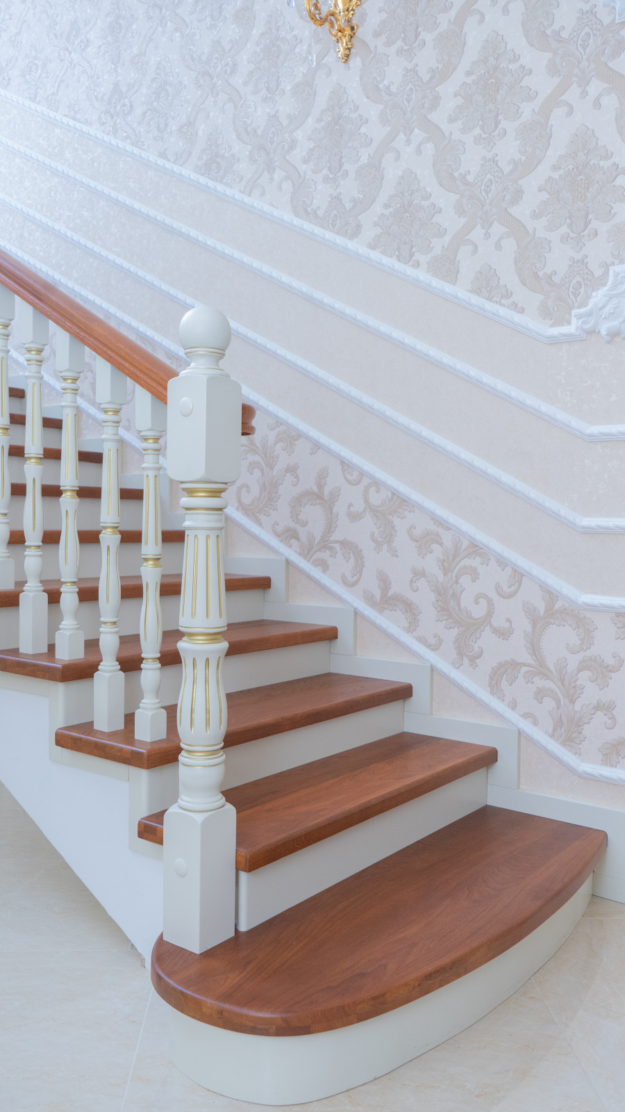 Проект 3 - Облицовка монолитной лестницы дубом на заказ