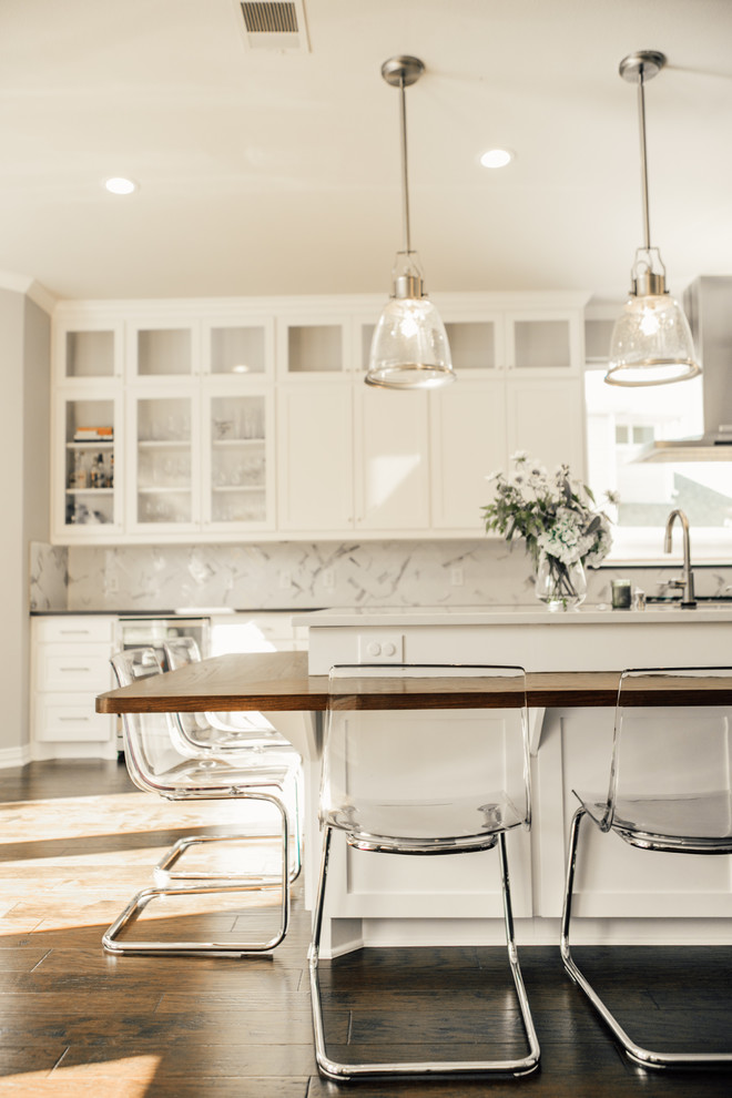 Example of a minimalist kitchen design in Dallas