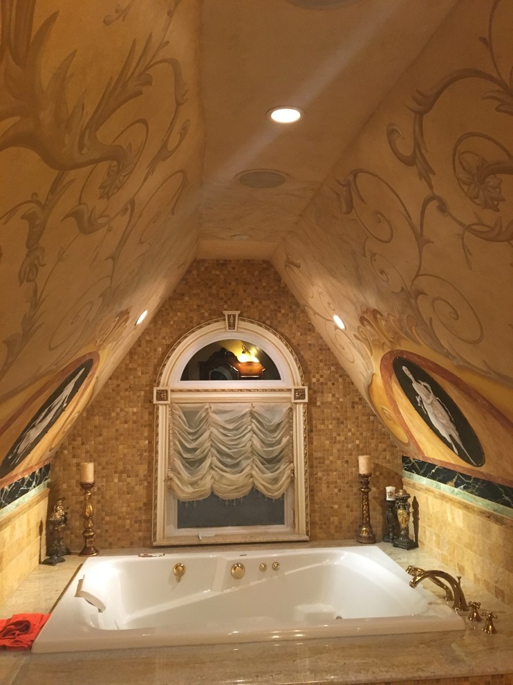 Photo of a traditional bathroom in Miami.