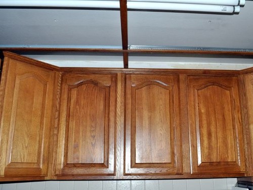 Gap between cabinets and ceiling