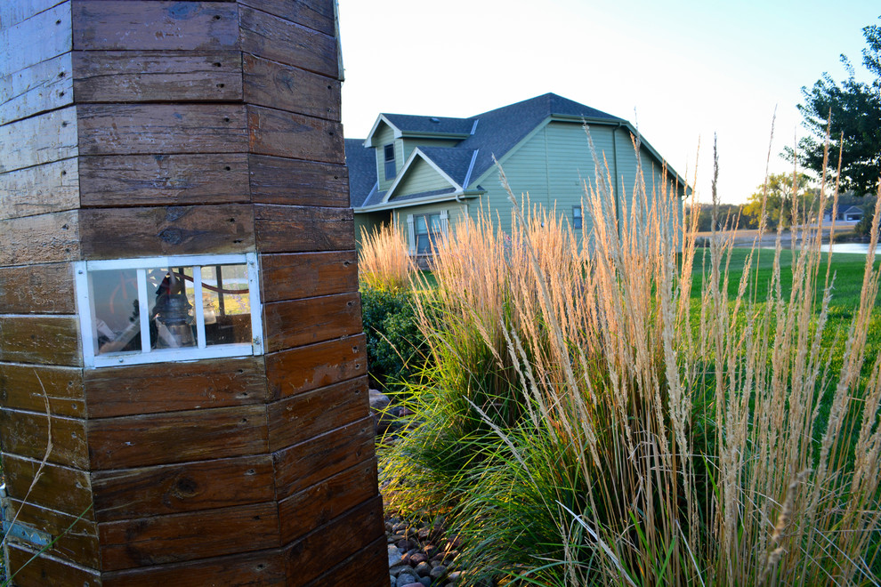 Inspiration for a rustic home design remodel in Omaha