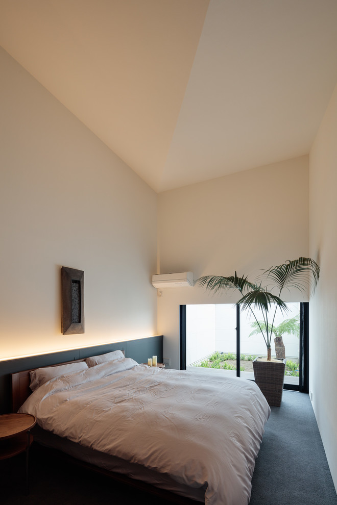 This is an example of a beach style bedroom in Yokohama.