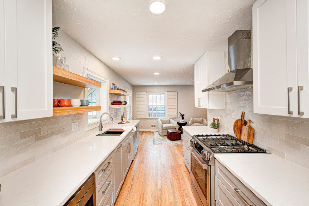 Transitional kitchen photo in Indianapolis