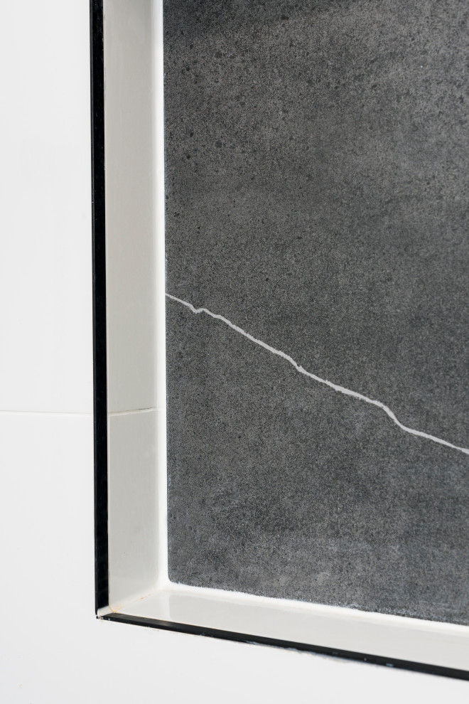 Shower detail