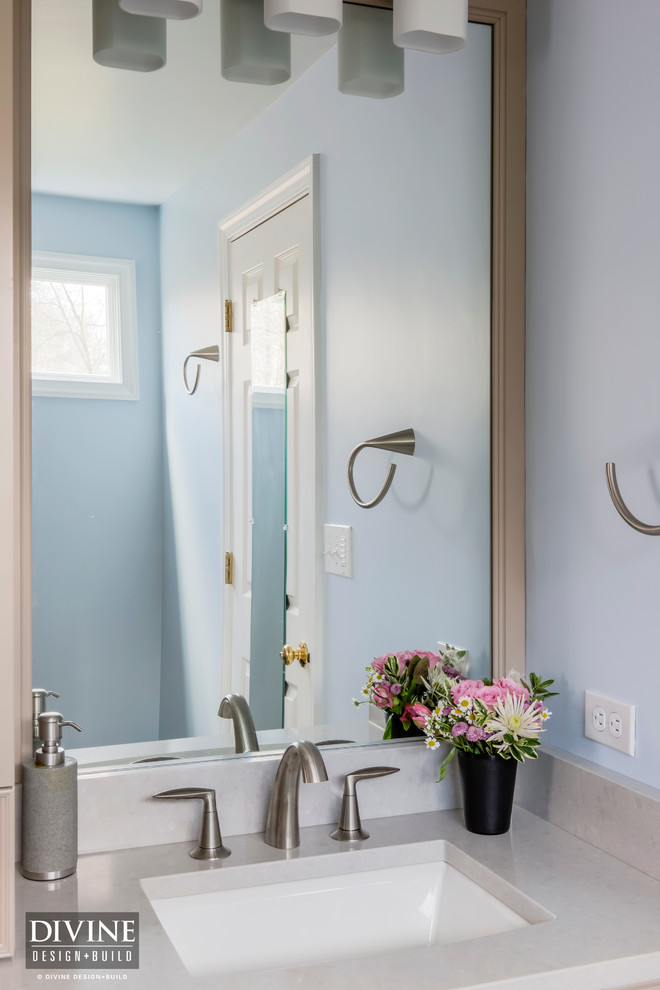 Example of a transitional bathroom design in Boston