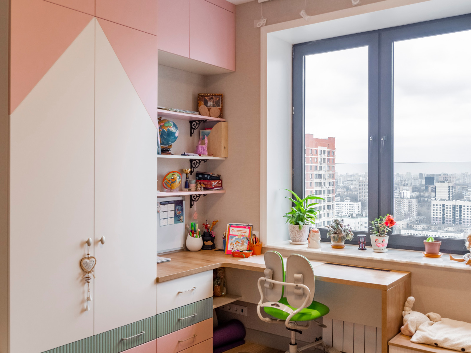 Меблировка детской комнаты для девочки 5 лет