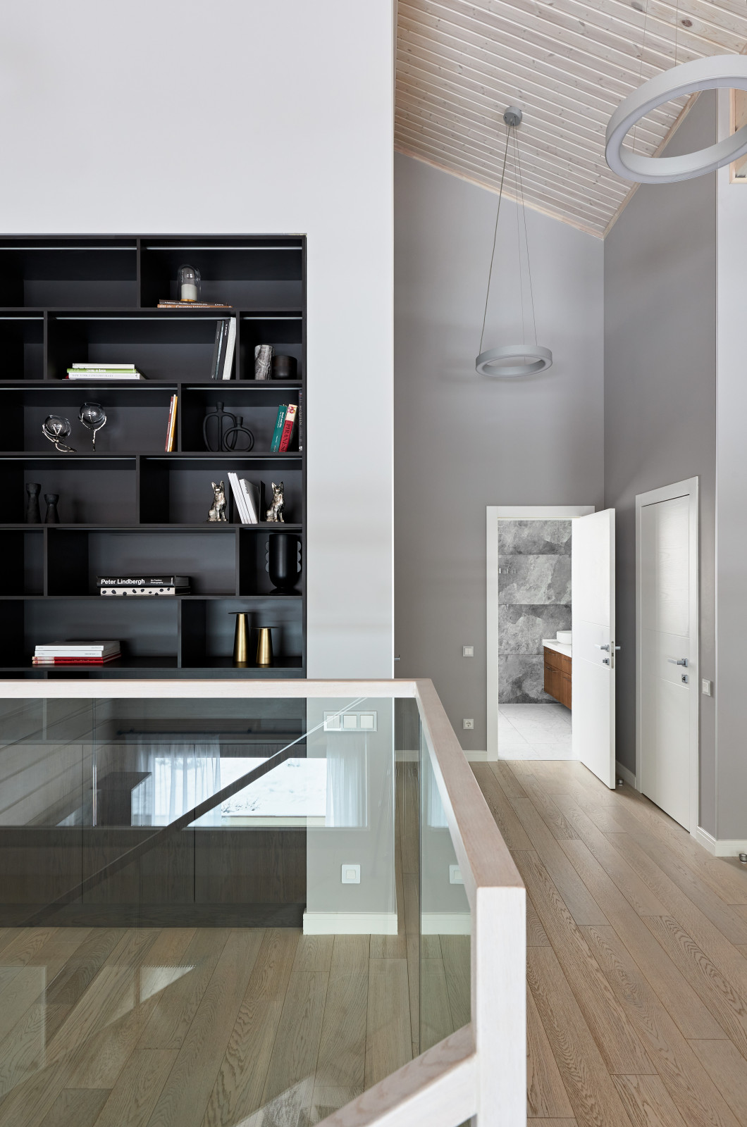 Современный загородный дом для большой семьи