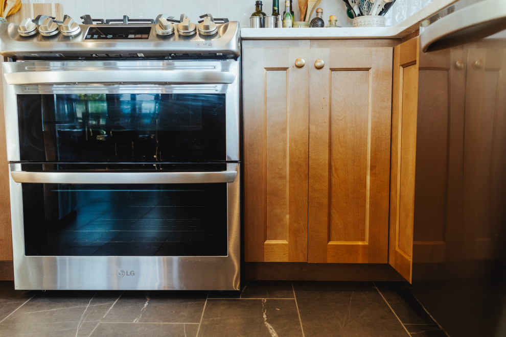 Mountain style kitchen photo in Seattle