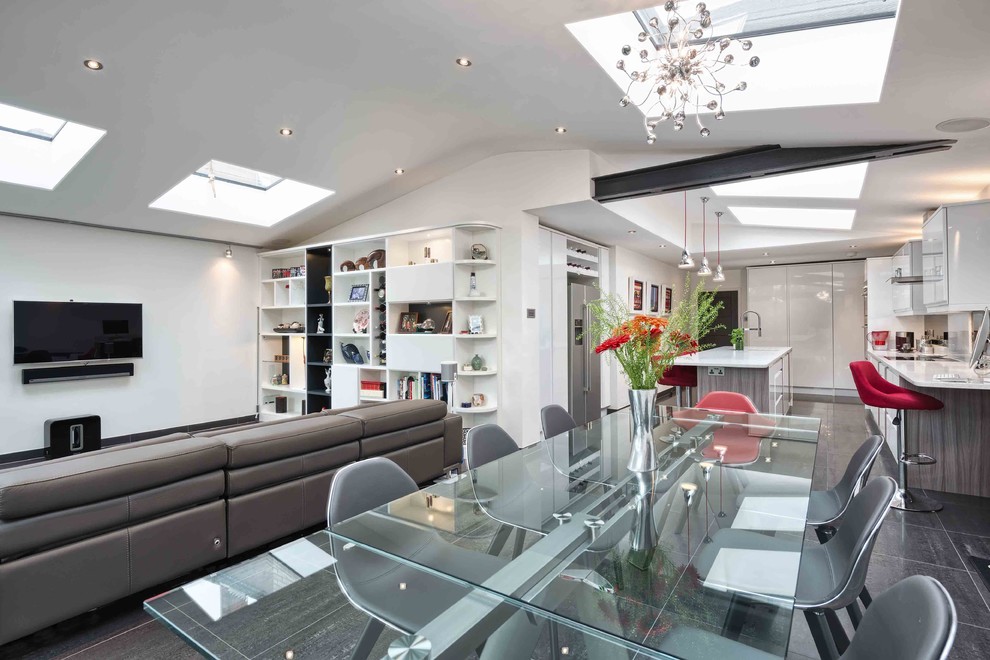Inspiration for a mid-sized contemporary dining room in Cambridgeshire.