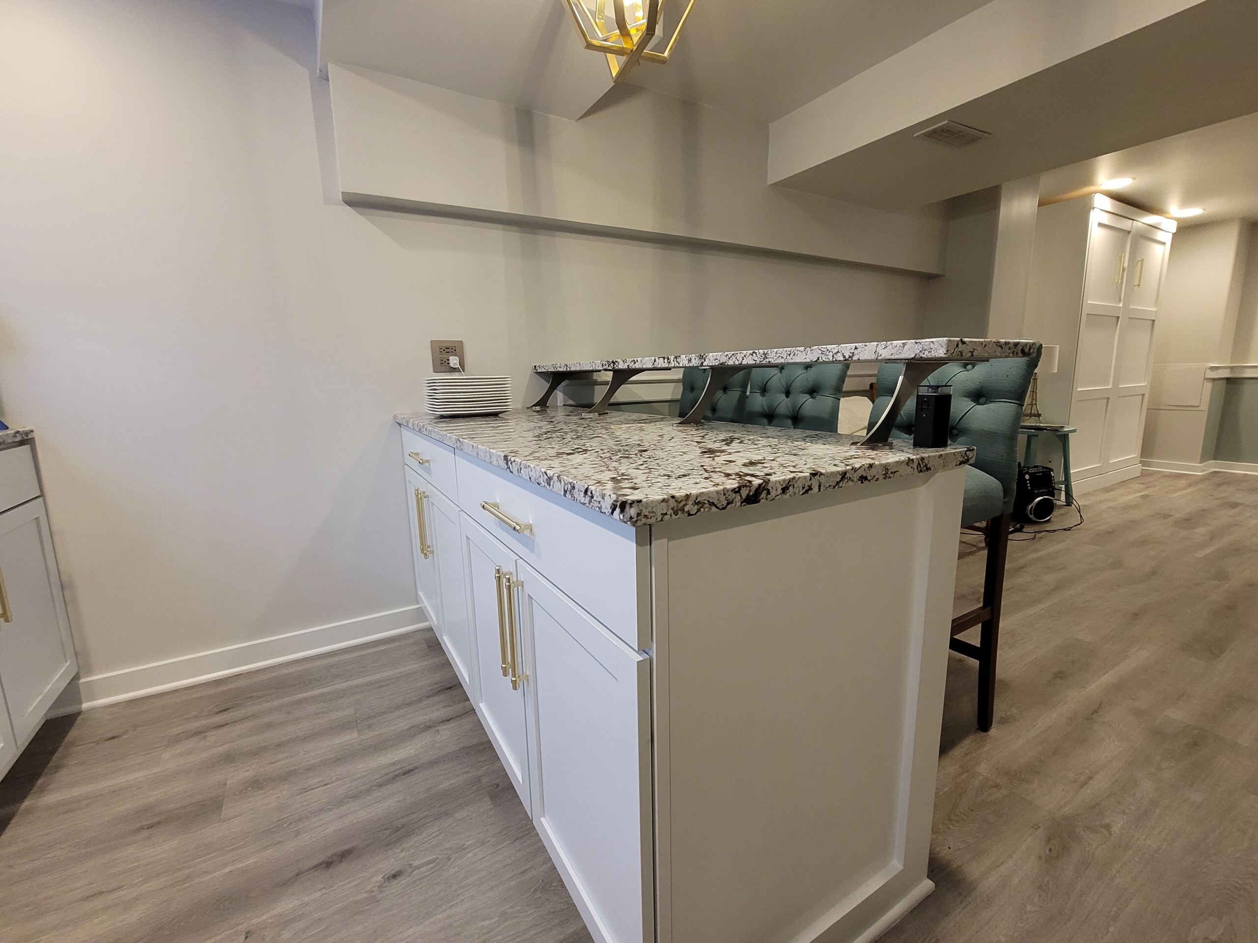 Bolingbrook Basement Bar